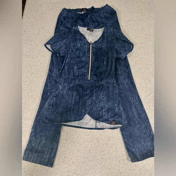 Jaanuu Scrub Set Denim Print Peplum Top Zippers Gold Details XS - Picture 1 of 16